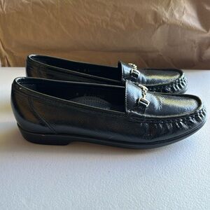 EUC SAS Tripad Black Patent Leather Comfort Slip On Loafer Size 8 N